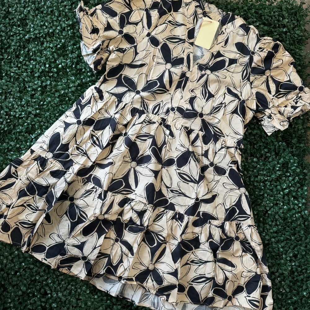 NEW Entro Floral Black and Cream Dress